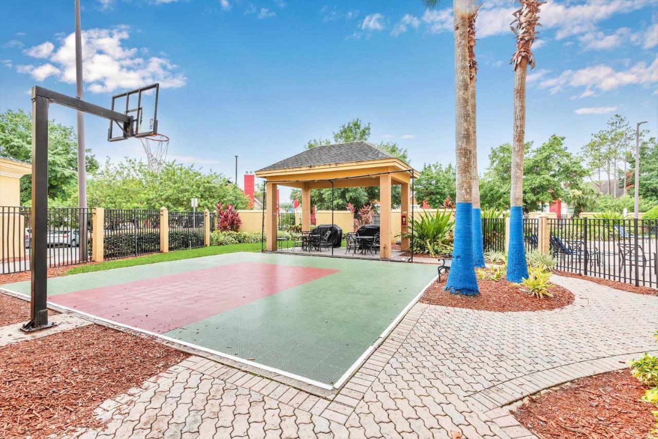 1Br 2 Queens Apt-Hotel With Pool, Hot Tub & Arcade, Near Disney & Universal! Orlando Eksteriør bilde