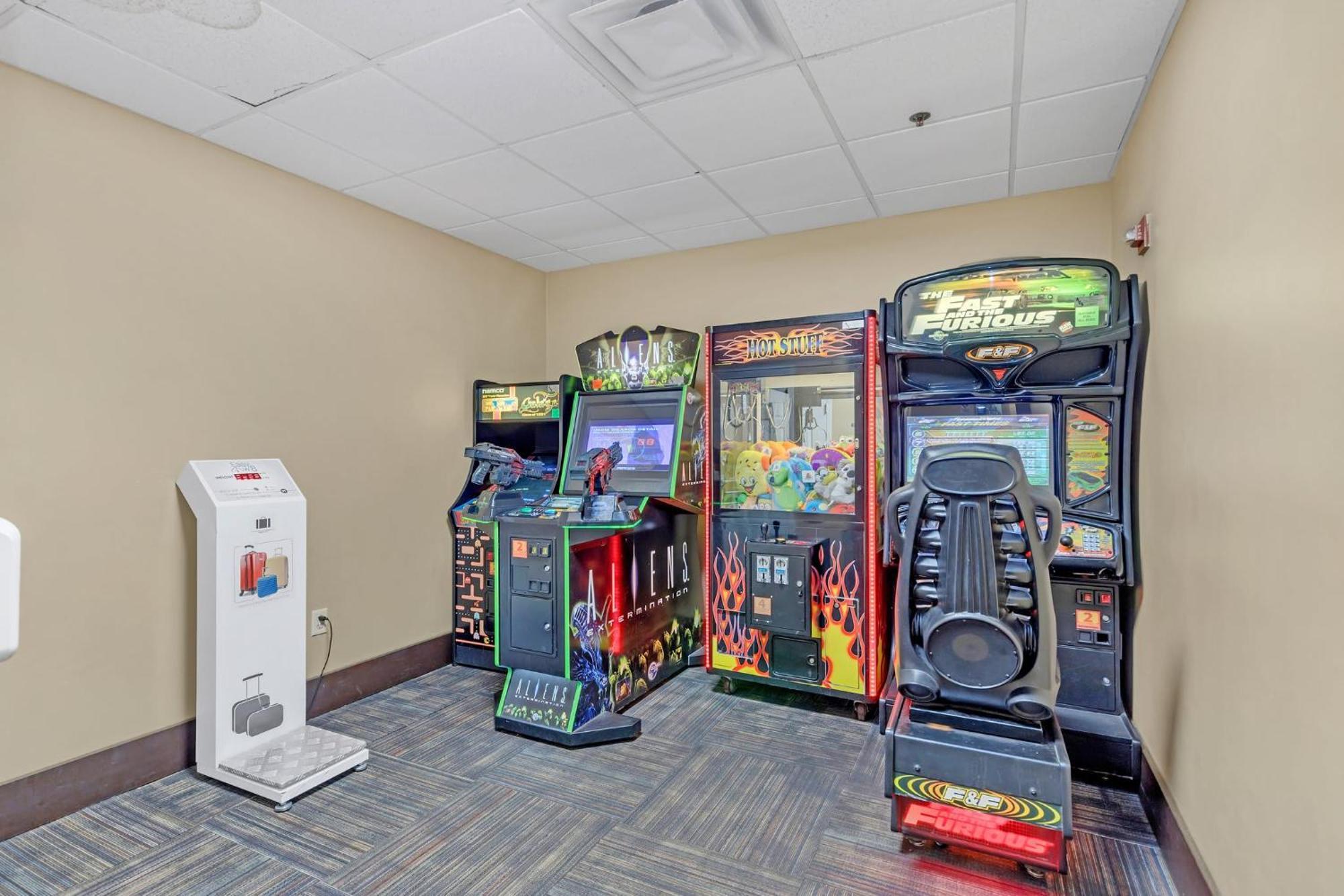 1Br 2 Queens Apt-Hotel With Pool, Hot Tub & Arcade, Near Disney & Universal! Orlando Eksteriør bilde